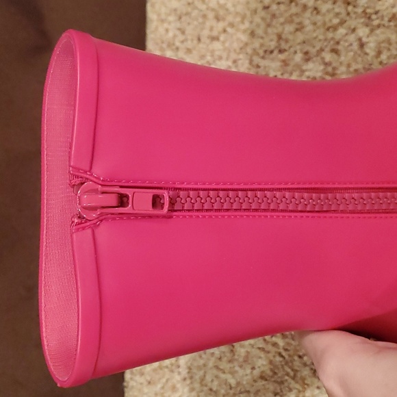 Sold - Picture 6 of 10